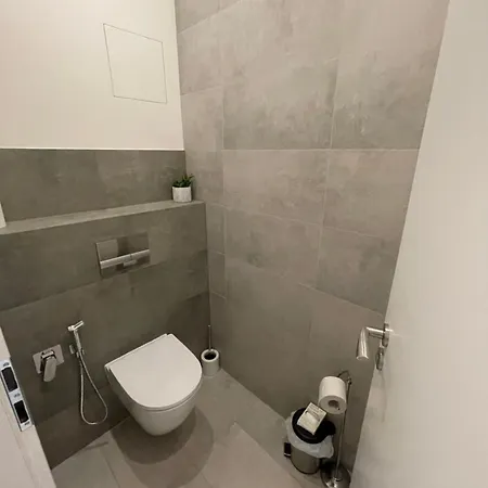 1room In Family Barrandov *