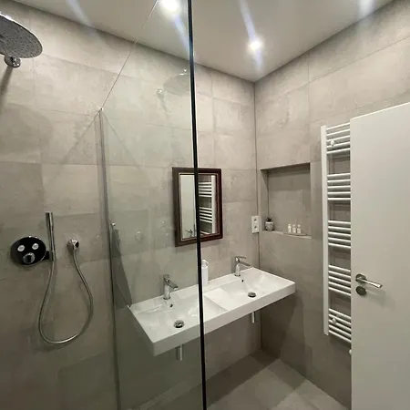 1room In Family Barrandov *