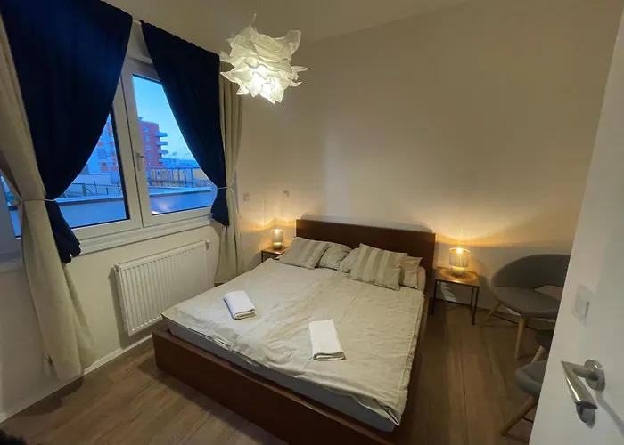 1Room In Family Apartment Barrandov